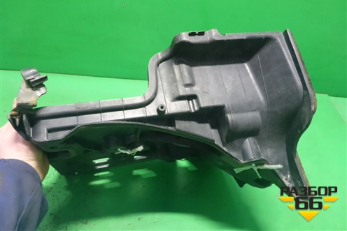 Площадка под аккумулятор (правая) (DWM500100) для Land Rover Discovery 3 с 2004-2009г