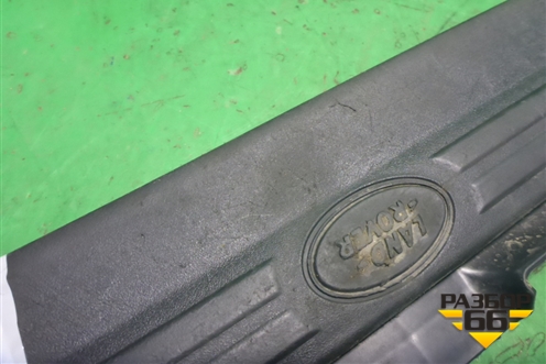 Накладка порога внутренняя правая (с кронштейном) (EMH500140PVJ) для Land Rover Discovery 3 с 2004-2009г