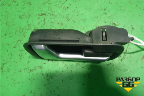Ручка внутренняя двери задней правой (FVC500126) для Land Rover Discovery 3 с 2004-2009г
