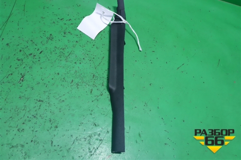 Накладка на торпедо (вертикальная правая) (EMB500221) для Land Rover Discovery 3 с 2004-2009г