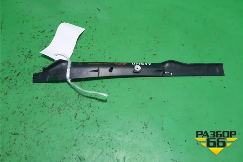 Накладка на торпедо (вертикальная правая) (EMB500221) для Land Rover Discovery 3 с 2004-2009г