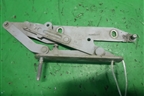 Петля капота левая для Land Rover Discovery 3 с 2004-2009г