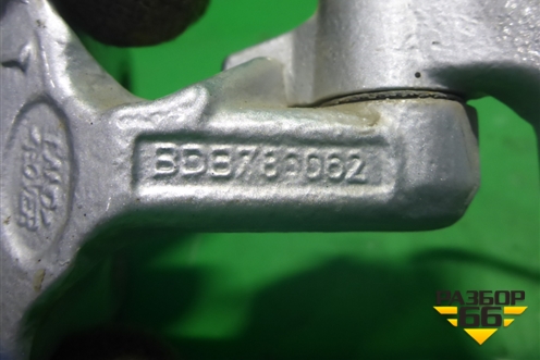 Петля двери задней правой нижняя (BDB780062) для Land Rover Discovery 3 с 2004-2009г