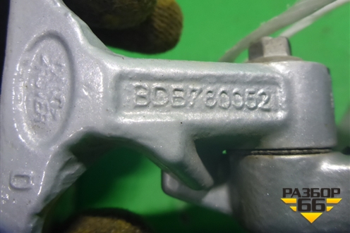 Петля двери задней левой верхняя (BDB780052) для Land Rover Discovery 3 с 2004-2009г