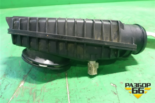 Воздуховод (2.7л 276DT) (4H2Q6K770BB) для Land Rover Discovery 3 с 2004-2009г