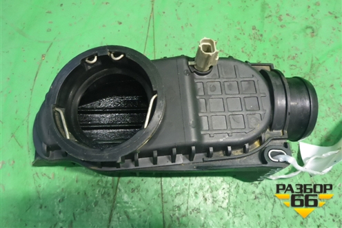 Воздуховод (2.7л 276DT) (4H2Q6K770BB) для Land Rover Discovery 3 с 2004-2009г