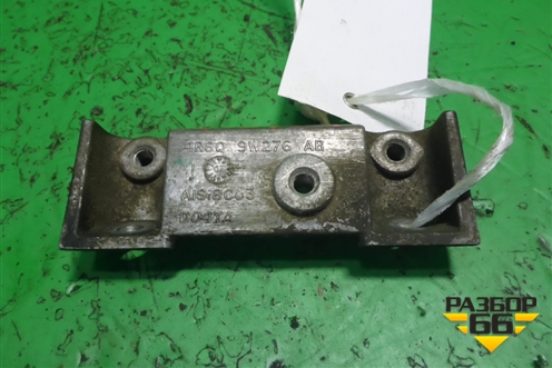 Кронштейн (топливной рейки 2.7л 276DT) (4R8Q9W276AB) для Land Rover Discovery 3 с 2004-2009г