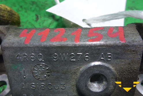 Кронштейн (топливной рейки 2.7л 276DT) (4R8Q9W276AB) для Land Rover Discovery 3 с 2004-2009г