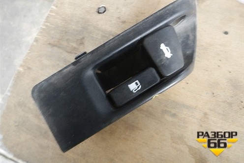 Ручка открывания багажника и лючка бензобака для Toyota Corolla (E15) с 2006-2013г