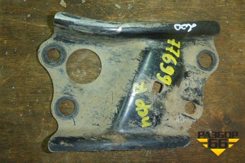 Кронштейн подрамника правый (передний) (5225502010) для Toyota Corolla (E15) с 2006-2013г