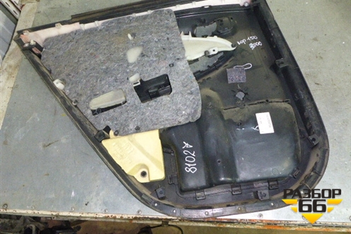 Обшивка двери задней правой под механику для Toyota Corolla (E15) с 2006-2013г