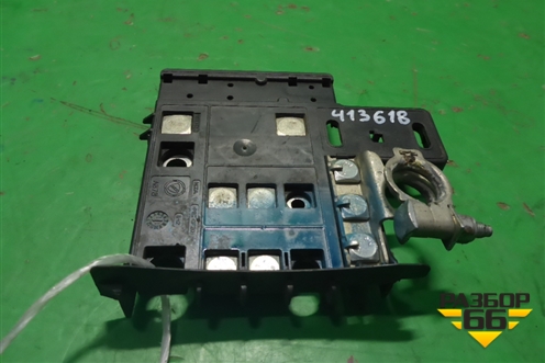 Блок предохранителей подкапотный (на аккумулятор) для Ford Fusion с 2002г