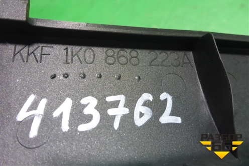 Накладка на торпедо (боковая вертикальная левая) (1K0868223A) для Volkswagen Golf VI с 2009-2012г