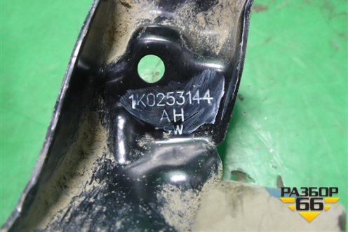 Кронштейн глушителя (задний) (1K0253144) для Volkswagen Golf VI с 2009-2012г