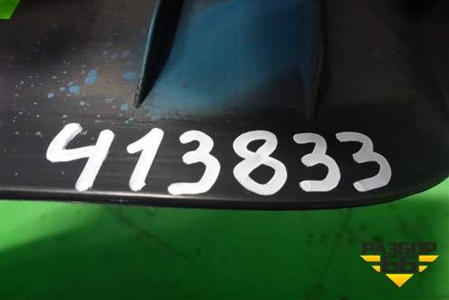 Держатель задней полки правый (1K6867762AA) для Volkswagen Golf VI с 2009-2012г