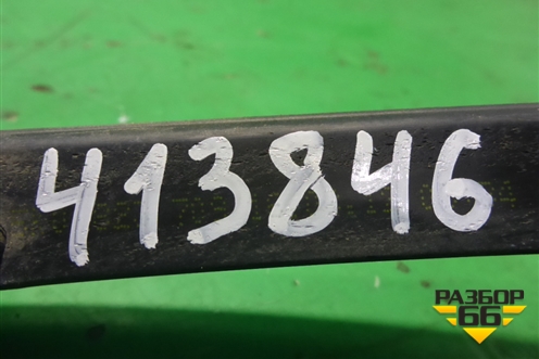 Уплотнитель капота (центральный) (5K0823709) для Volkswagen Golf VI с 2009-2012г