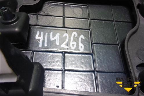 Накладка на торпедо (847403T000) для Kia Quoris с 2012г