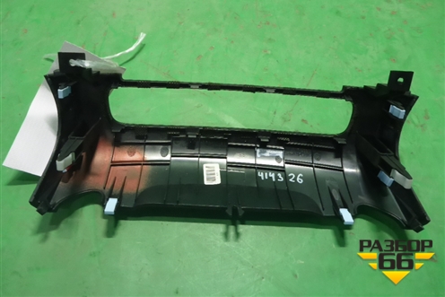 Накладка на торпедо (847423T000) для Kia Quoris с 2012г