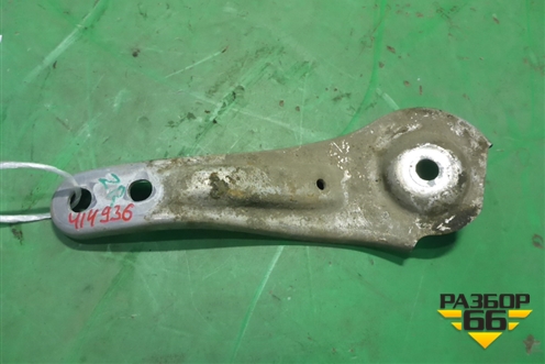 Кронштейн задней балки правый (554813M151) для Kia Quoris с 2012г