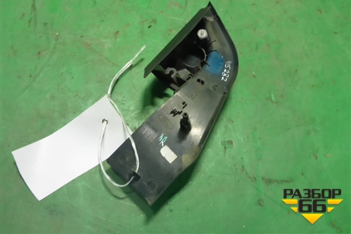 Накладка двери передней правой уголок (4M51A23408AJ3YYW) для Ford Focus 2 с 2008-2011г