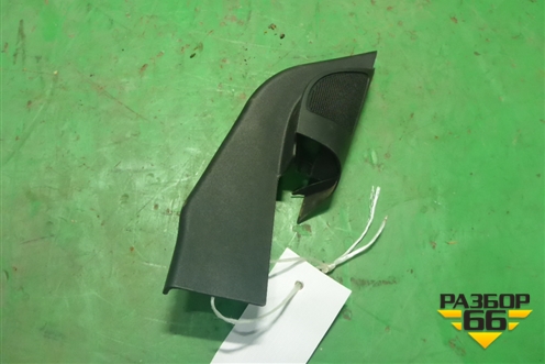 Накладка двери передней правой уголок (4M51A23408AJ3YYW) для Ford Focus 2 с 2008-2011г