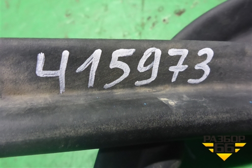 Уплотнитель капота (5JA823723A) для Skoda Rapid с 2013г
