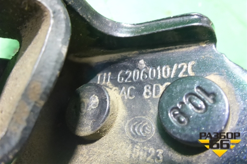 Петля двери задней левой верхняя (T116206010) для Chery Tiggo (T11) с 2005г