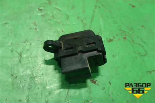 Кнопка центрального замка (правая) для Mazda CX 7 с 2006-2012г