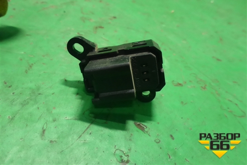 Кнопка центрального замка (правая) для Mazda CX 7 с 2006-2012г