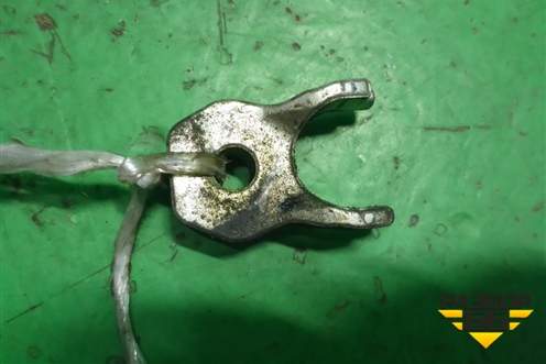 Кронштейн форсунки прижимная планка (2.3л L3) (L3K913279A) для Mazda CX 7 с 2006-2012г