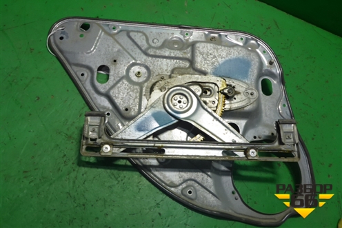 Стеклоподъёмник механический задний правый (7M51A24994BB) для Ford Focus 2 с 2008-2011г