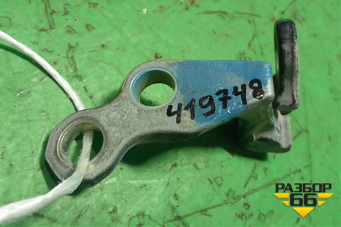 Петля двери задней правой нижняя для Ford Focus 2 с 2008-2011г