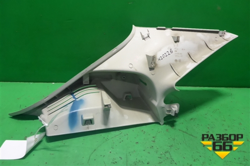 Держатель задней полки правый (3-х дверный кузов) (6J3867288) для Seat Ibiza с 2008-2017г