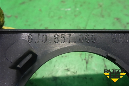 Накладка на торпедо (на отопитель) (6J0857060) для Seat Ibiza с 2008-2017г