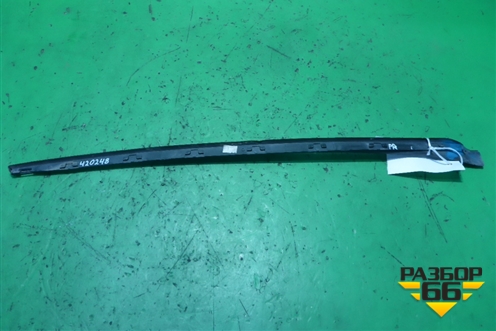 Молдинг лобового стекла правый (6J0854320) для Seat Ibiza с 2008-2017г
