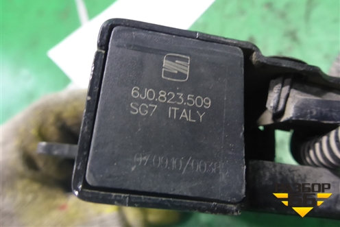 Замок капота (6J0823509) для Seat Ibiza с 2008-2017г