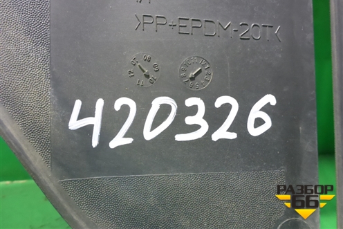 Решетка стеклоочистителей (6J1853185) для Seat Ibiza с 2008-2017г