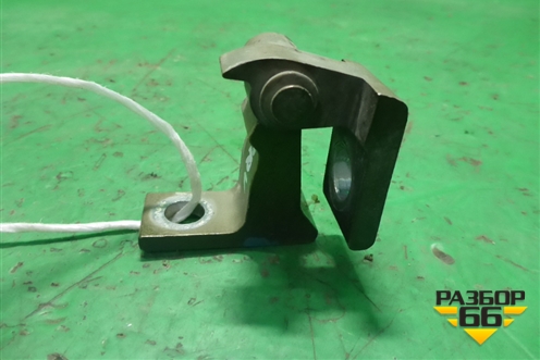 Петля двери передней правой верхняя (8K0831402F) для Seat Ibiza с 2008-2017г