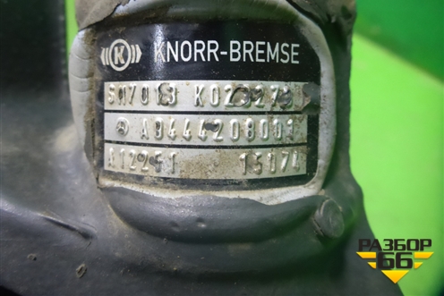 Суппорт передний правый (A9444208001) для Mercedes Benz  TRUCK Axor 2 с 2004г