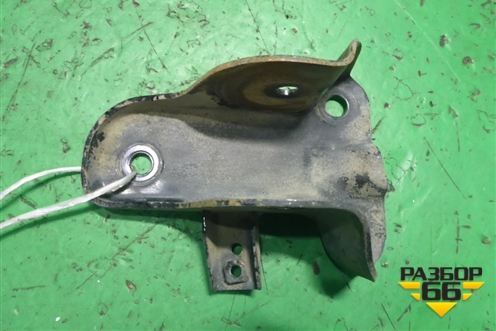 Кронштейн задней балки левый (551701C100) для Hyundai Getz с 2002г