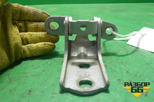 Петля двери передней правой верхняя (793201C000) для Hyundai Getz с 2002г
