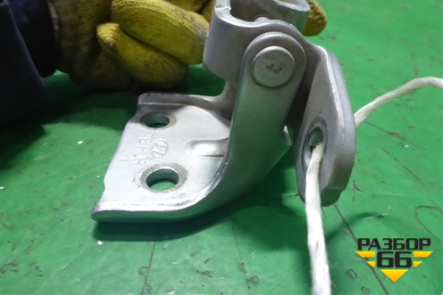 Петля двери задней правой верхняя (793401C000) для Hyundai Getz с 2002г