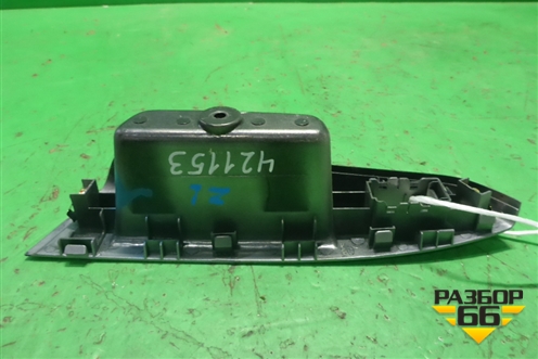 Накладка двери задней левой (на обшивку) (935801C010) для Hyundai Getz с 2002г