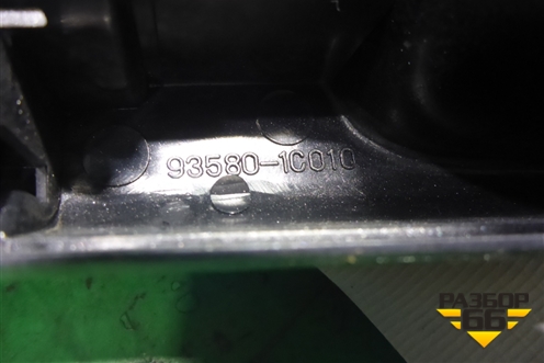 Накладка двери задней левой (на обшивку) (935801C010) для Hyundai Getz с 2002г