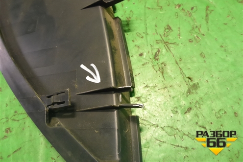 Накладка на торпедо (боковая левая) (8002A179ZZ) для Mitsubishi Lancer-X с 2007г