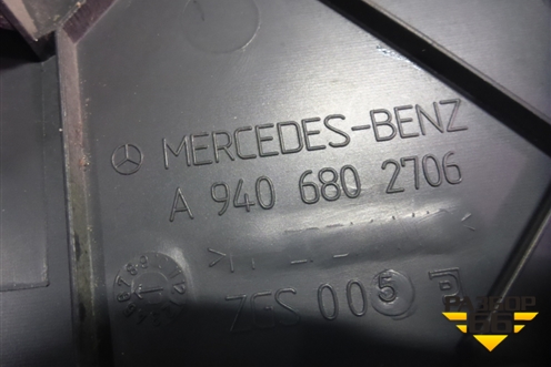 Накладка на торпедо  (левая боковая) (A9406802706) для Mercedes Benz  TRUCK Axor 2 с 2004г