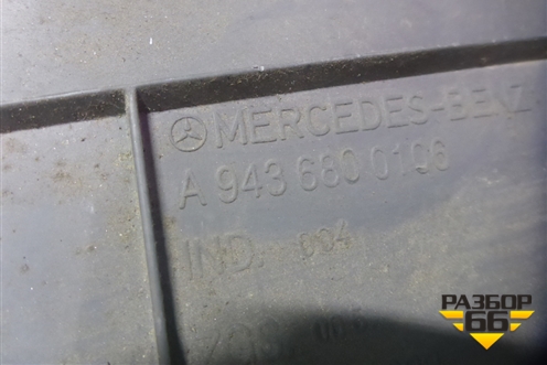 Накладка на торпедо (правая) (A9436800106) для Mercedes Benz  TRUCK Actros MP3 с 2008г