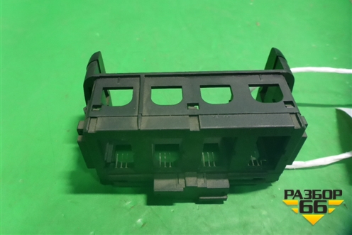 Рамка под кнопки  (9435400146) для Mercedes Benz  TRUCK Actros MP3 с 2008г