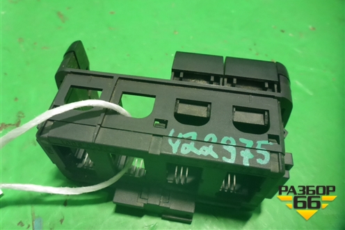 Рамка под кнопки (9435400146) для Mercedes Benz  TRUCK Actros MP3 с 2008г