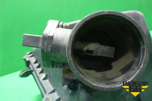 Корпус воздушного фильтра (с датчиком 1.9л TDI) (1J0129607AE) для Skoda Octavia (А4) с 1997-2011г